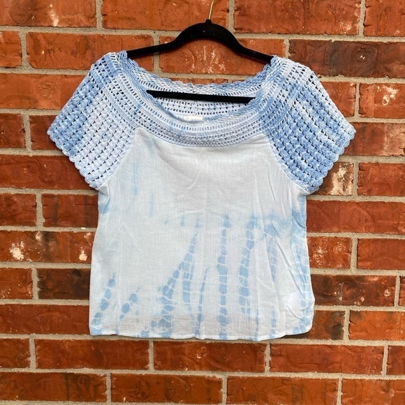 Lucky Brand Womens Medium Blue Crochet Sleeves Tie Dye Boho Short Sleeve Top - Picture 8 of 8